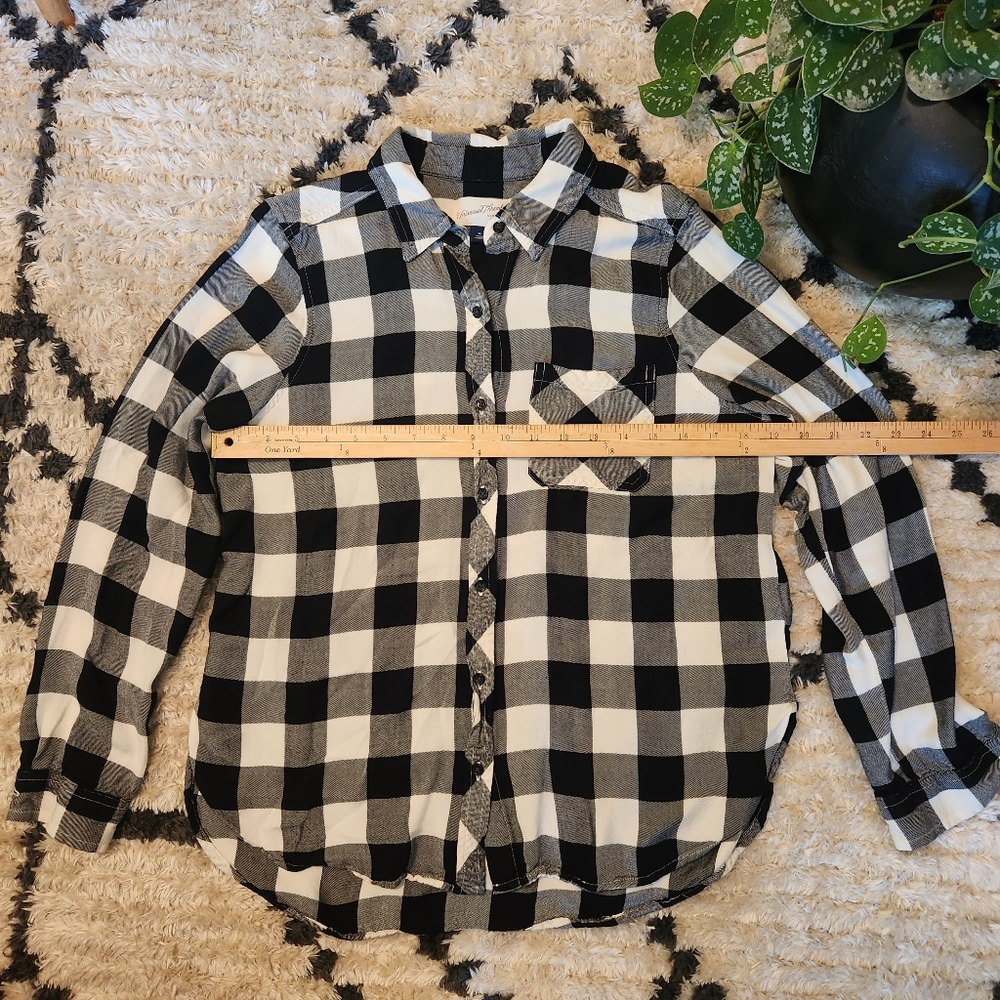 Universal thread button down - Picture 2 of 5